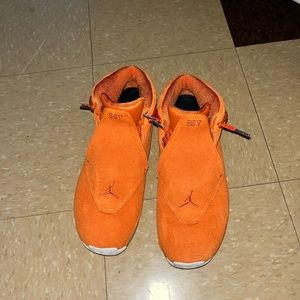 Jordan Retro 18 Orange Suede sz. 10